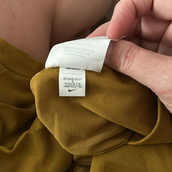 Nike Primary Studio '72 Dri-FIT Short-Sleeve Versatile Top Bronzine S NWT IN PKG - Picture 8 of 8